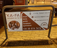 - Utcai hirdetésem.